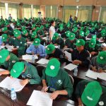 Thí sinh bước vào ngày thi đầu tiên