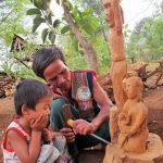 Gặp người tạc tượng dân gian đồng bào dân tộc
