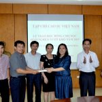Video Clip Tạp chí Cao su VN trao 80 suất học bổng cho con em công nhân