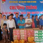 Đoàn Thanh niên Cao su Mang Yang tặng 150 suất quà cho công nhân nghèo