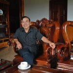 Làm cao su kết hợp kinh tế gia đình để bền vững