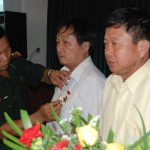 Bộ tư lệnh Bộ đội biên phòng trao kỷ niệm chương cho lãnh đạo Công ty Chư Păh và Mang Yang