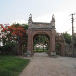 Phía sau cổng làng