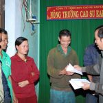 Cao su Ea H'leo trao 118 suất quà cho công nhân khó khăn