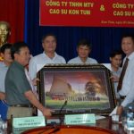 Cao su Kon Tum kết nghĩa với Cao su Hà Giang