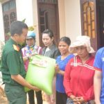 Công ty 75 hỗ trợ 13,5 tấn gạo cho đồng bào dân tộc