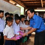 Ấm áp chương trình tình nguyện của Đoàn Thanh niên VRG tại Campuchia