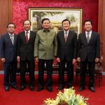 Khuyến khích người dân Lào gắn bó lâu dài với ngành cao su