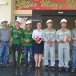 Tặng 10 phần quà cho công nhân MDF VRG Kiên Giang