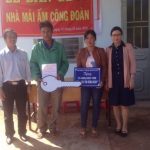 Cao su Ea H'Leo trao nhà Mái ấm Công đoàn dịp Tết