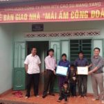 Cao su Mang Yang trao 2 nhà Mái ấm Công đoàn