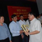Cao su Mang Yang khen thưởng 52 đảng viên xuất sắc
