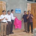 Cao su Kon Tum hỗ trợ xây 2 nhà tình nghĩa cho Cao su Hà Giang