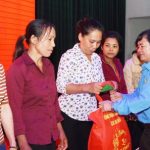 Cao su Đồng Nai: Trao 500 phần quà Tết sum vầy