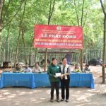 Cao su Dầu Tiếng: Trao quà công nhân khó khăn