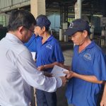 Hội doanh nhân trẻ VRG trao quà công nhân khó khăn