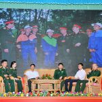 Để những bàn tay vàng vươn xa, vươn cao