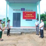 Cao su Kon Tum: Bàn giao 2 nhà Đại đoàn kết cho người dân xã đỡ đầu