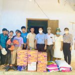 Cao su Quảng Nam tặng quà công nhân đồng bào dân tộc có hoàn cảnh khó khăn