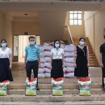 Công đoàn Trường CĐ CN Cao su hỗ trợ gạo ST 25 cho người lao động