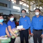 Đoàn Thanh niên VRG tặng túi an sinh, động viên người lao động thi đua nước rút cuối năm
