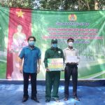 Khen thưởng 2 tập thể xuất sắc của Cao su Tân biên