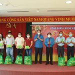 301 người lao động được nhận quà trong chương trình Tết sum vầy - Xuân bình an