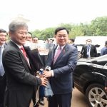 Chủ tịch Quốc hội Vương Đình Huệ thăm và làm việc tại Cao su Việt Lào