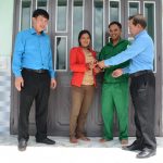Cao su Mang Yang trao nhà “Mái ấm Công đoàn” cho công nhân khó khăn
