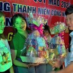 Cao su Chư Pah trao quà cho công nhân khó khăn