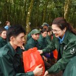 Cao su Đồng Nai: Tăng cường sự đoàn kết và gắn bó trong Tháng Công nhân