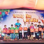 Công đoàn Cao su Bình Long trao quà trung thu cho các cháu thiếu nhi tại địa phương