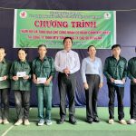Hội Doanh nhân trẻ VRG tặng quà công nhân khó khăn