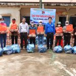 Đoàn thanh niên Cao su Ea H’leo trao 60 suất quà cho công  nhân dân tộc thiểu số khó khăn