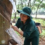 Nữ tổ trưởng tận tâm với công nhân