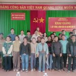 Cao su Chư Sê tổ chức đào tạo 78 thợ cạo cho vụ thu hoạch mới