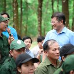 Chủ tịch Công đoàn Cao su Việt Nam thăm tặng quà công nhân Cao su Bình Long, Lộc Ninh